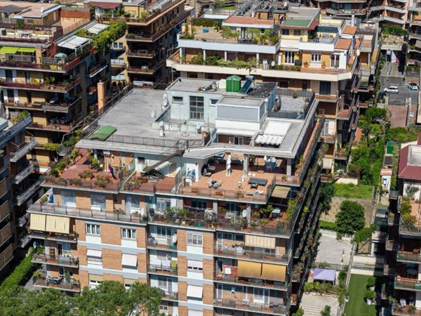 appartamento in vendita a Roma in zona Ardeatino