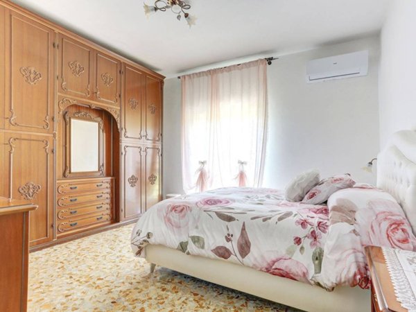appartamento in vendita a Roma in zona Casal Morena