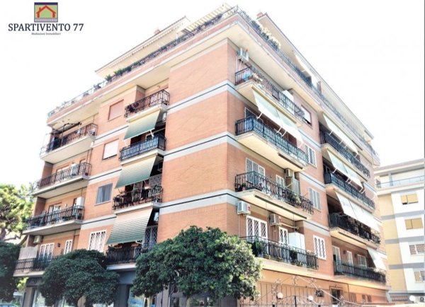appartamento in vendita a Roma in zona Ostia