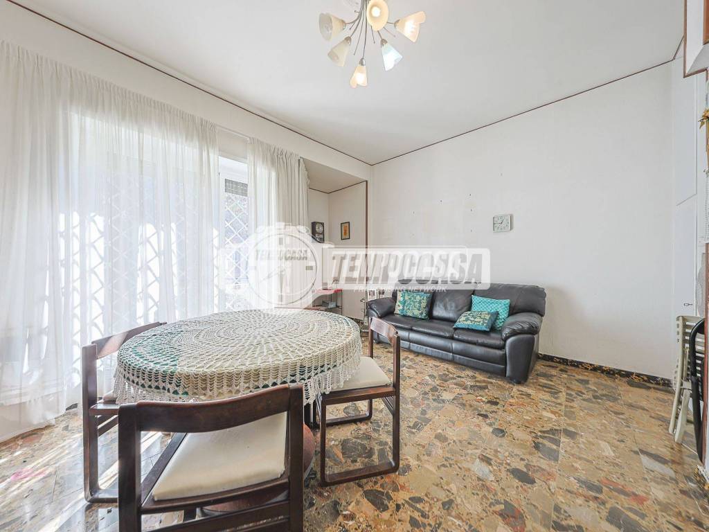 appartamento in vendita a Roma in zona Torre Spaccata