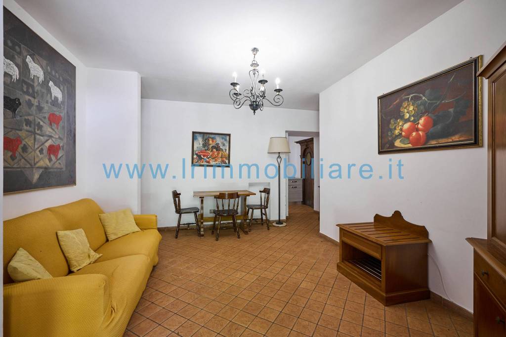 appartamento in vendita a Roma in zona Mostacciano