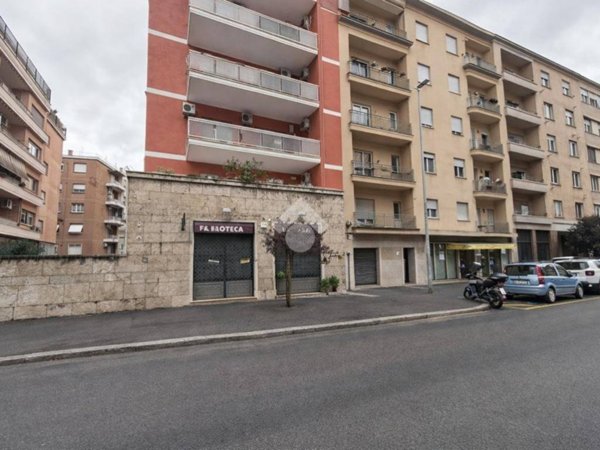 negozio in vendita a Roma in zona Aurelio
