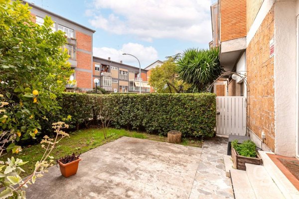 appartamento in vendita a Roma in zona Giuliano Dalmata