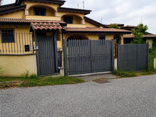 casa indipendente in vendita a Roma in zona Tor Vergata/Torrenova
