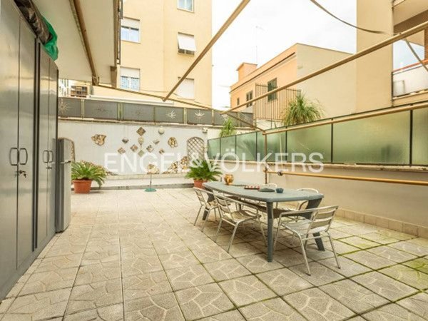 appartamento in vendita a Roma in zona Appio Latino