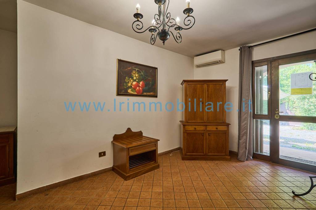 appartamento in vendita a Roma in zona Mostacciano