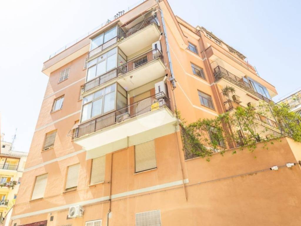 appartamento in vendita a Roma in zona Gianicolense