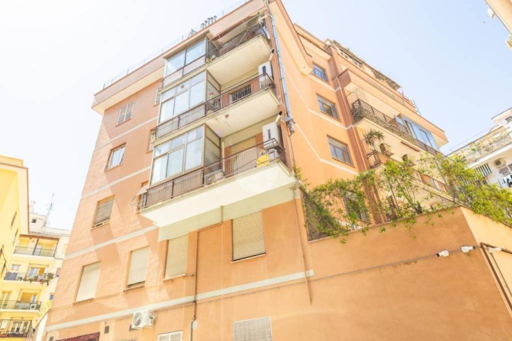 appartamento in vendita a Roma in zona Gianicolense