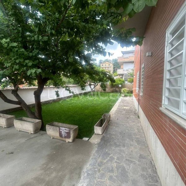 appartamento in vendita a Roma in zona Selva Candida