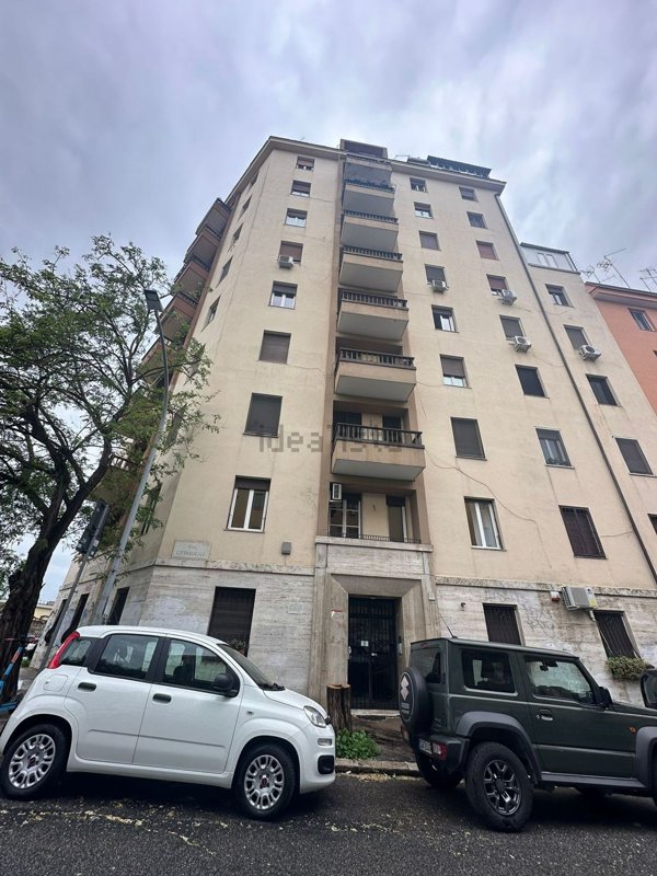 appartamento in vendita a Roma in zona Tuscolano