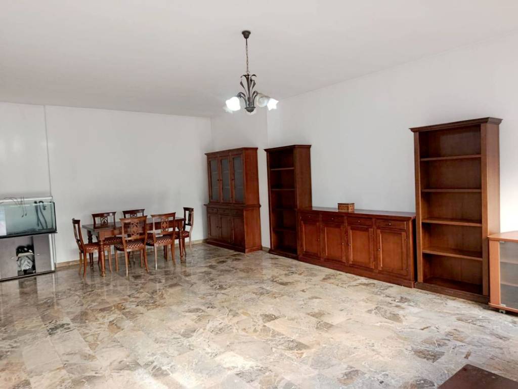 appartamento in vendita a Roma in zona Ostiense