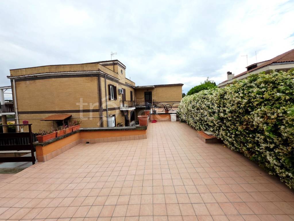 casa indipendente in vendita a Roma in zona Casal Morena