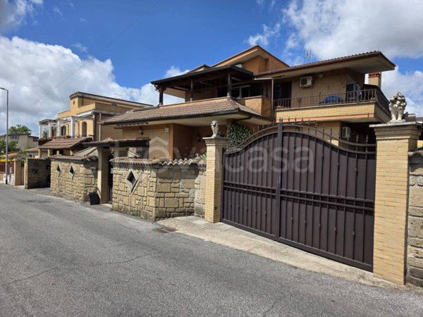 casa indipendente in vendita a Roma in zona Casal Morena