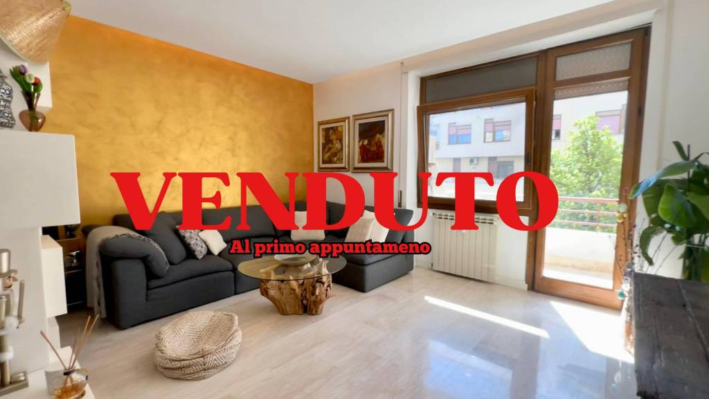 appartamento in vendita a Roma in zona Ardeatino
