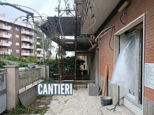 appartamento in vendita a Roma in zona Finocchio