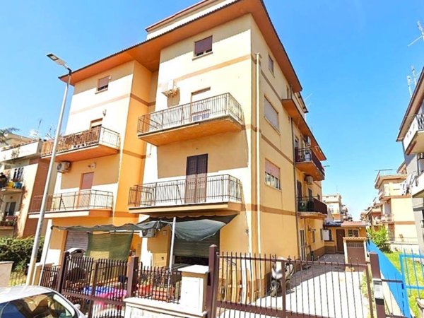 appartamento in vendita a Roma in zona Torre Angela