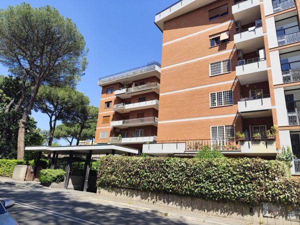 appartamento in vendita a Roma in zona Giuliano Dalmata