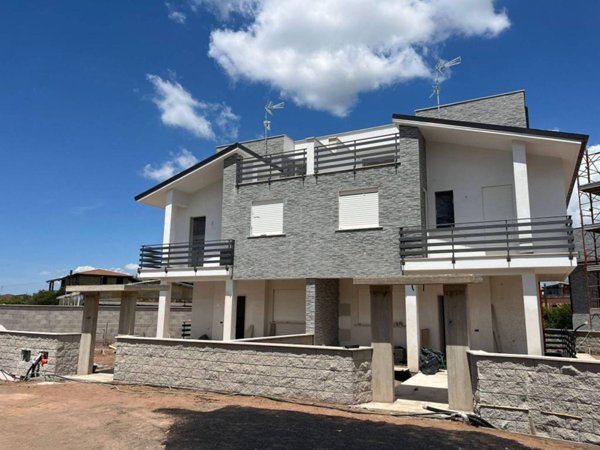 casa indipendente in vendita a Roma in zona Trigoria