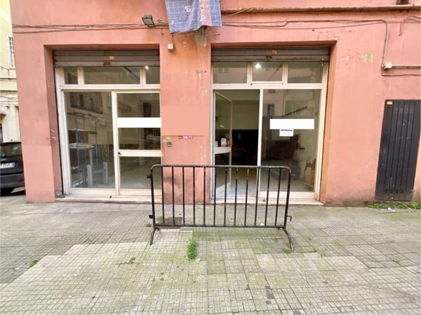 negozio in vendita a Roma in zona Appio Latino