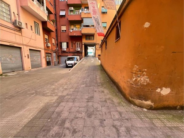 negozio in vendita a Roma in zona Appio Latino