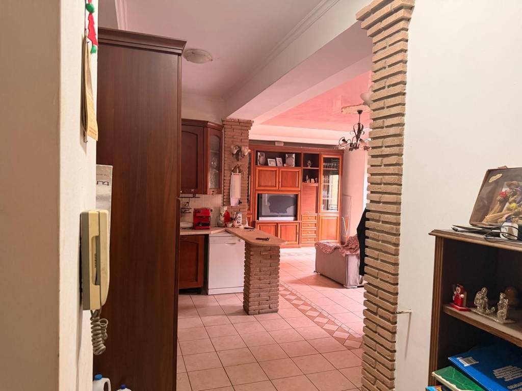 appartamento in vendita a Roma in zona Casal Morena