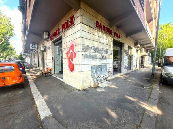 negozio in vendita a Roma in zona Monte Sacro/Talenti