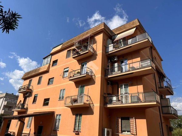 appartamento in vendita a Roma in zona Tuscolano