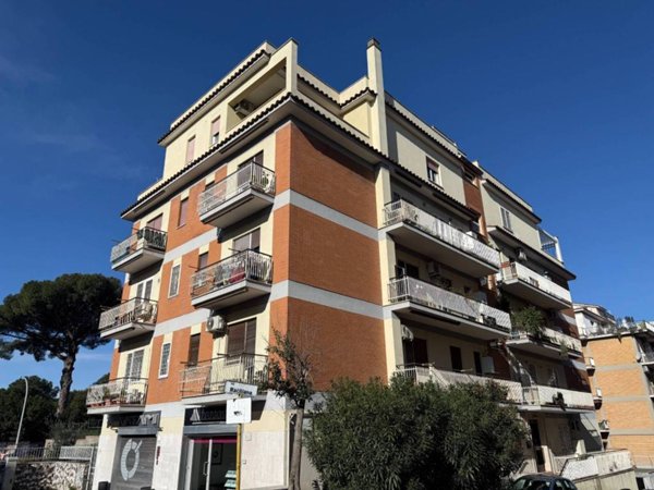 appartamento in vendita a Roma in zona Portuense