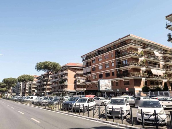 appartamento in vendita a Roma in zona Tuscolano