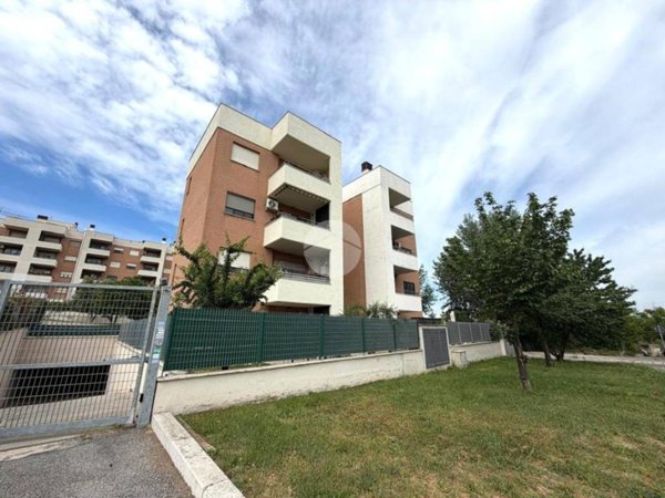 appartamento in vendita a Roma in zona Ponte di Nona