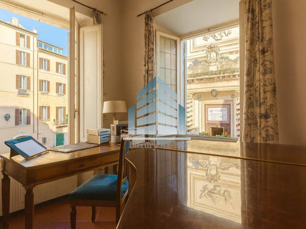 appartamento in vendita a Roma in zona Rione di Ponte