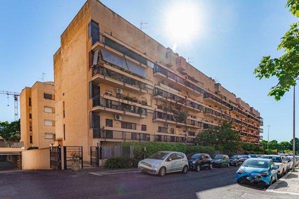 appartamento in vendita a Roma in zona Giuliano Dalmata