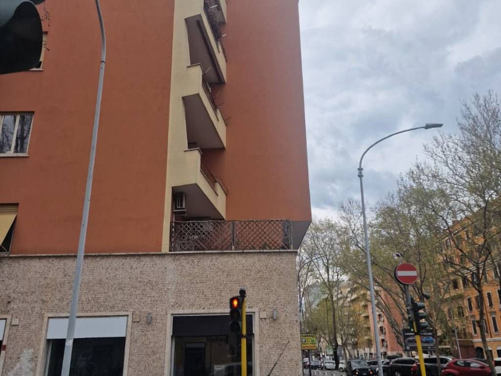 appartamento in vendita a Roma in zona Tuscolano