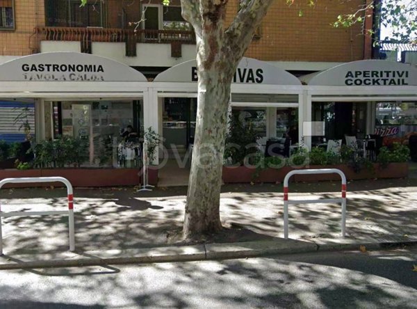 negozio in vendita a Roma in zona Acilia