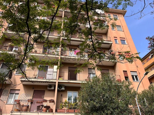 appartamento in vendita a Roma in zona Portuense