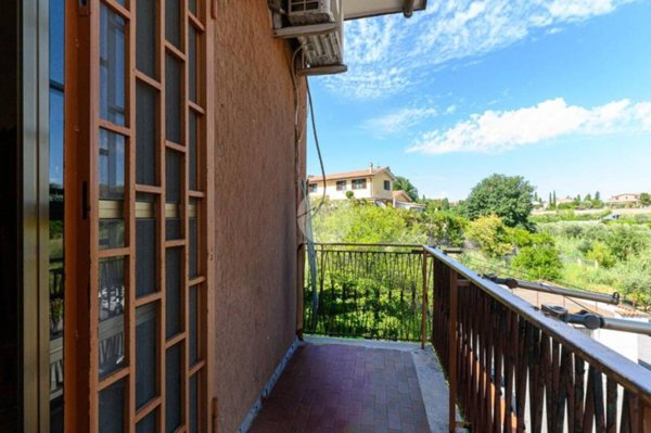 appartamento in vendita a Roma in zona Colle del Sole