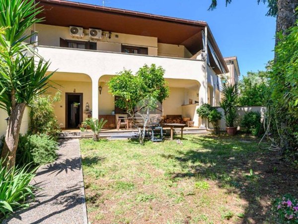 casa indipendente in vendita a Roma in zona La Pisana