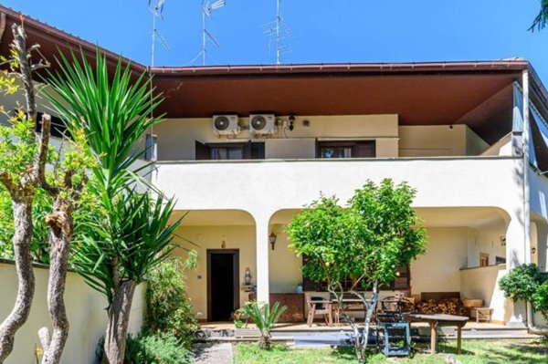 casa indipendente in vendita a Roma in zona La Pisana