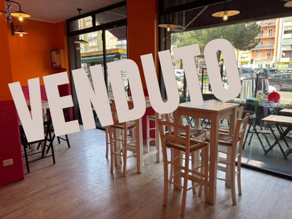 negozio in vendita a Roma in zona Appio Latino