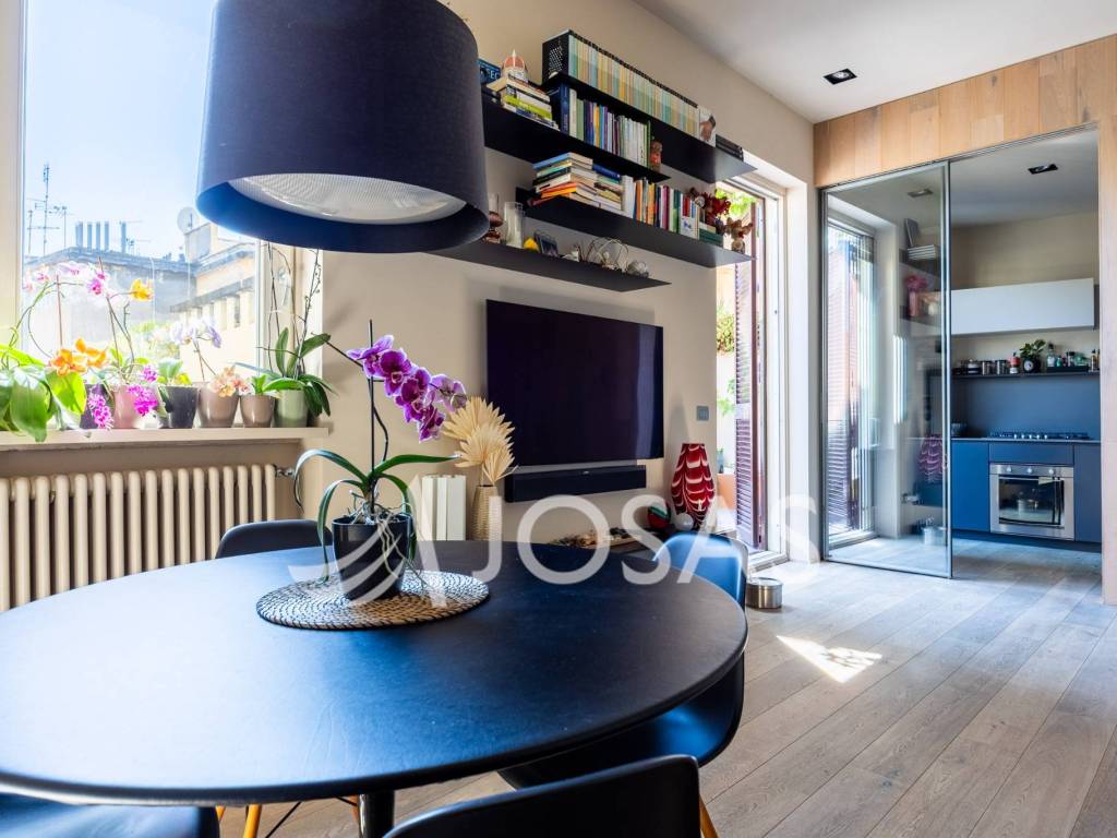 appartamento in vendita a Roma in zona Appio Latino
