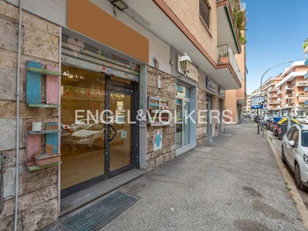 negozio in vendita a Roma in zona Monte Sacro/Talenti