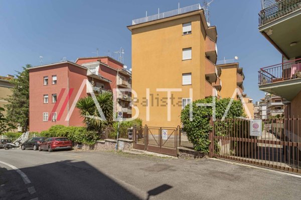 appartamento in vendita a Roma in zona Monte Sacro/Talenti