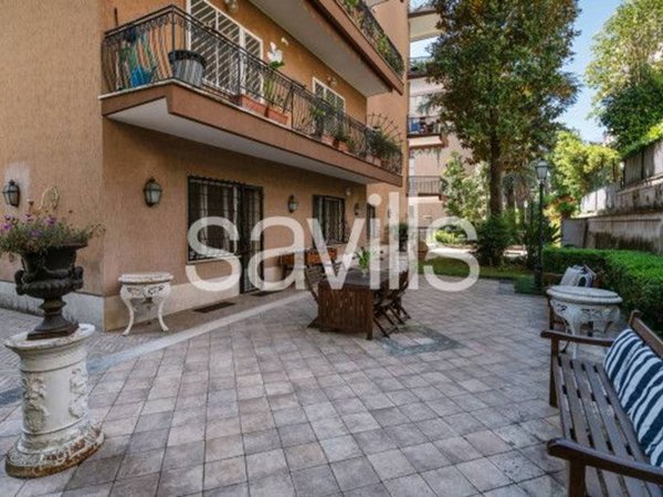 appartamento in vendita a Roma in zona EUR