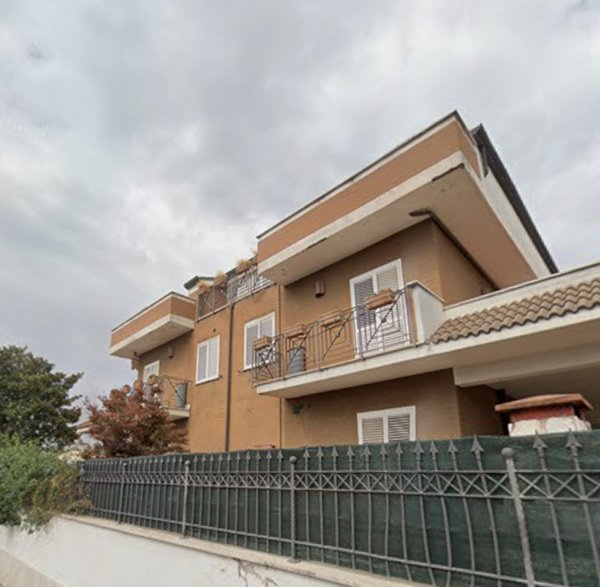 casa indipendente in vendita a Roma in zona Finocchio