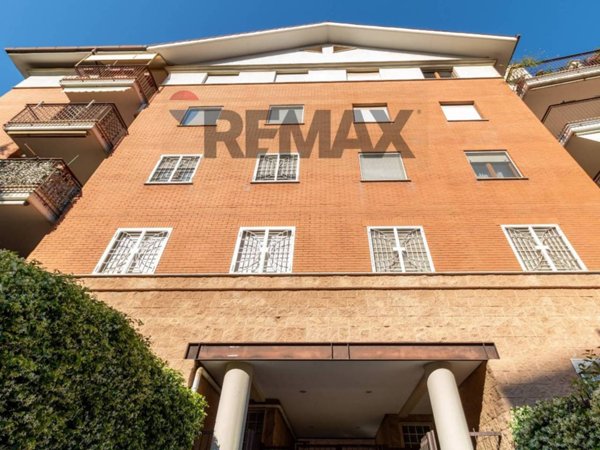 appartamento in vendita a Roma in zona Fonte Laurentina