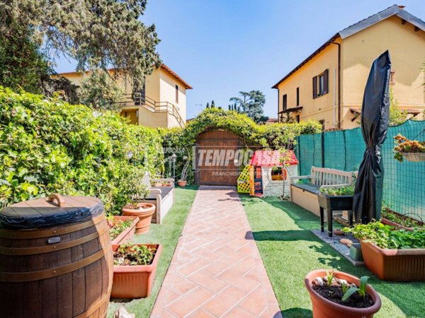 casa indipendente in vendita a Roma in zona Castel di Leva