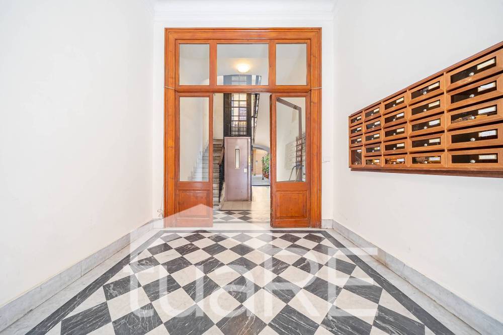 appartamento in vendita a Roma in zona Rione Monti/Campitelli