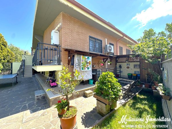 casa indipendente in vendita a Roma in zona Acilia