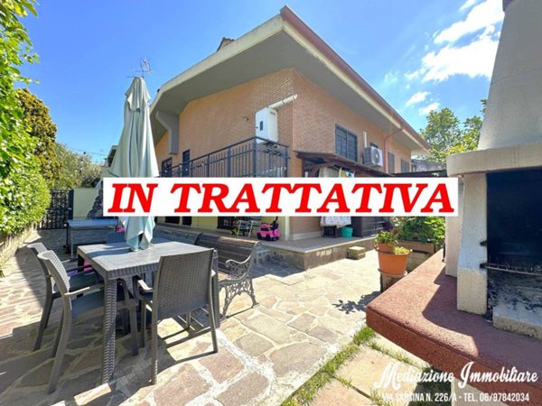 casa indipendente in vendita a Roma in zona Ostia