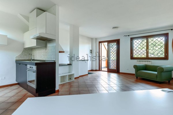 appartamento in vendita a Roma in zona Acilia